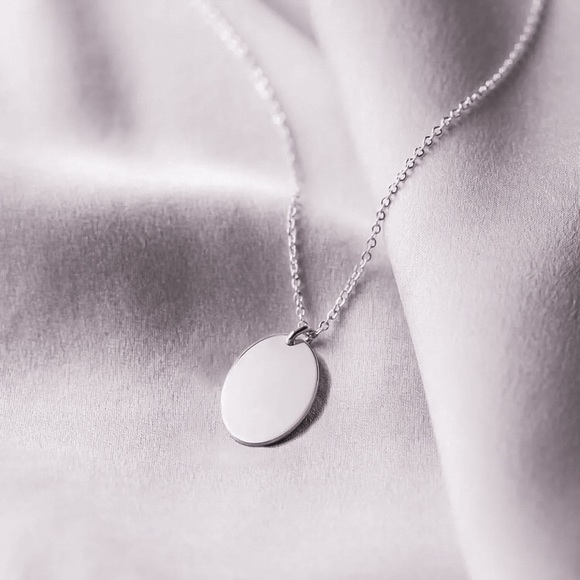 🔵𝟲𝟱%𝗢𝗙𝗙 𝗯𝘂𝗻𝗱𝗹𝗲𝘀 𝟯+🔵 NEW Oval Charm Stainless Steel Necklace - Picture 9 of 15